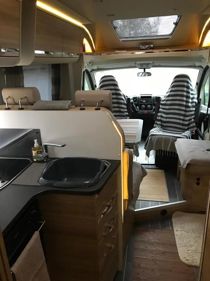 Campsite Nuit Dans Un Camping-Car